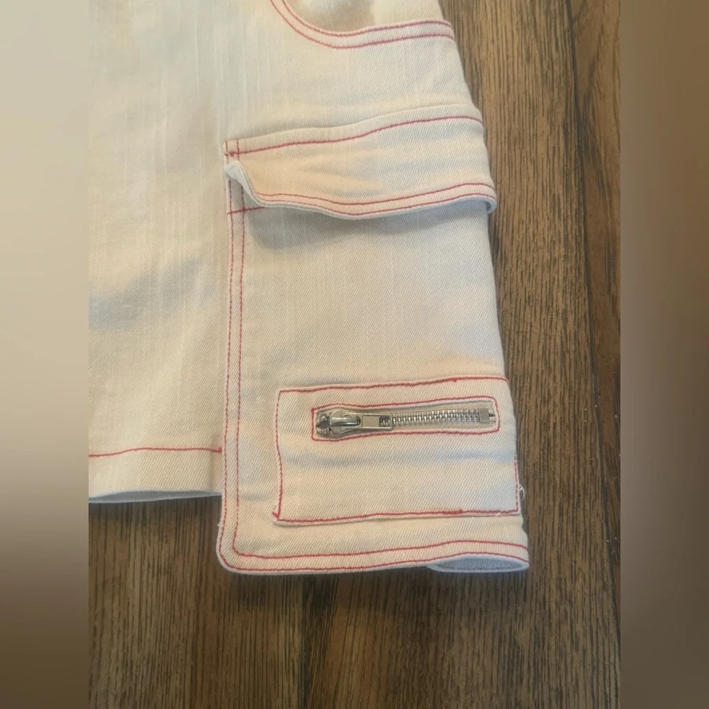 BY.DYLN approx fabric