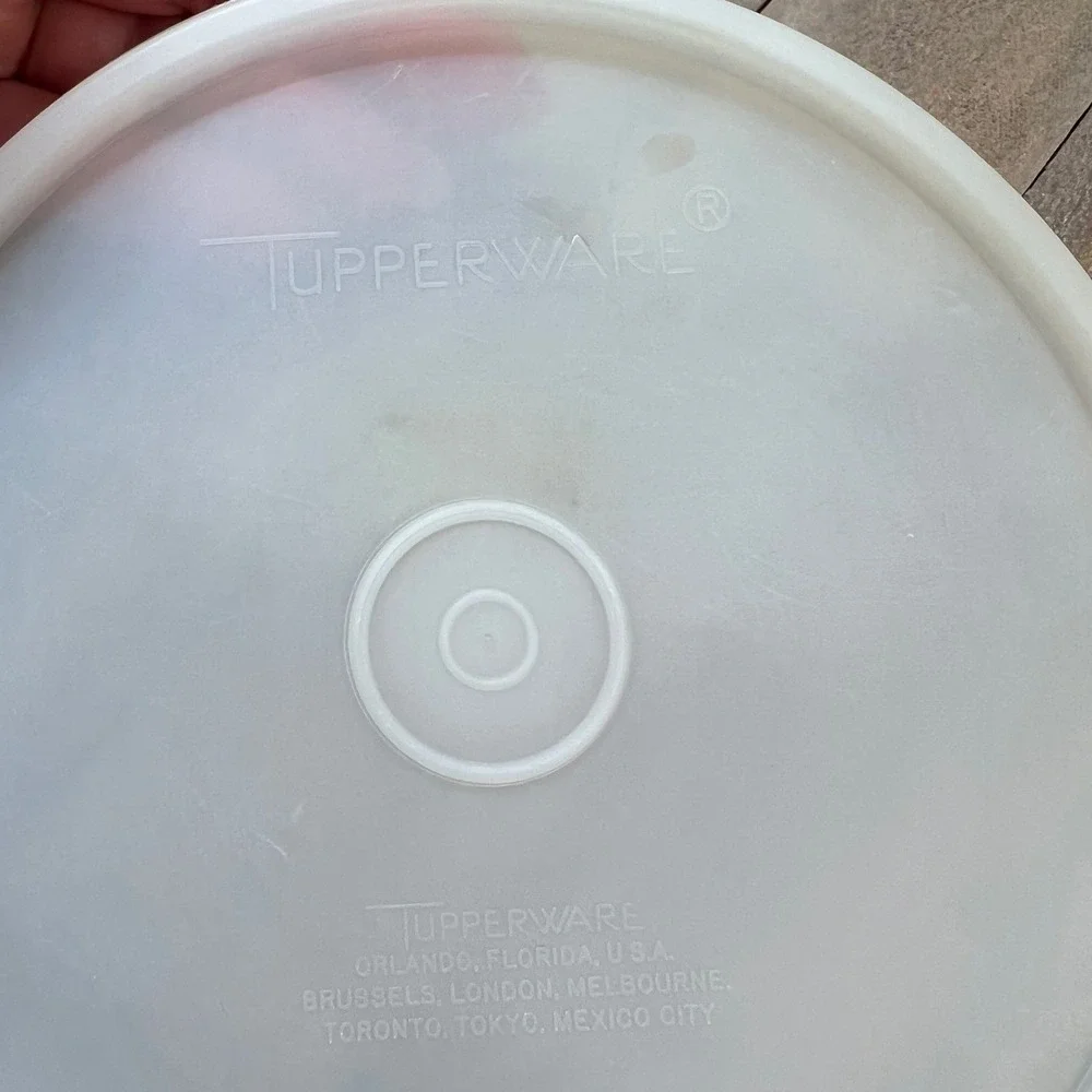 Tupperware round clear