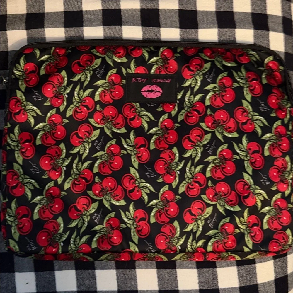 Betsey Johnson laptop sleeve