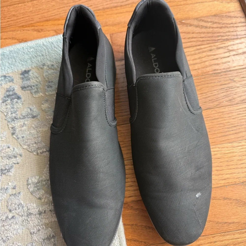 Aldo sleek black