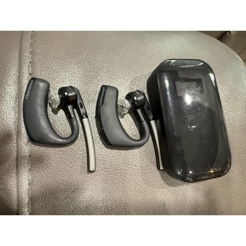Plantronics Voyager Legend Bluetooth 2 Headset Bundle with Charging Case Black