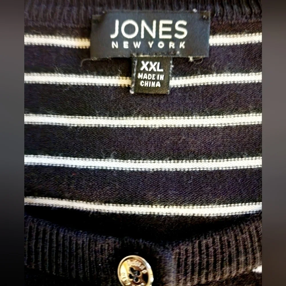 NWT JONES NY FULL BUTTON CARDIGAN