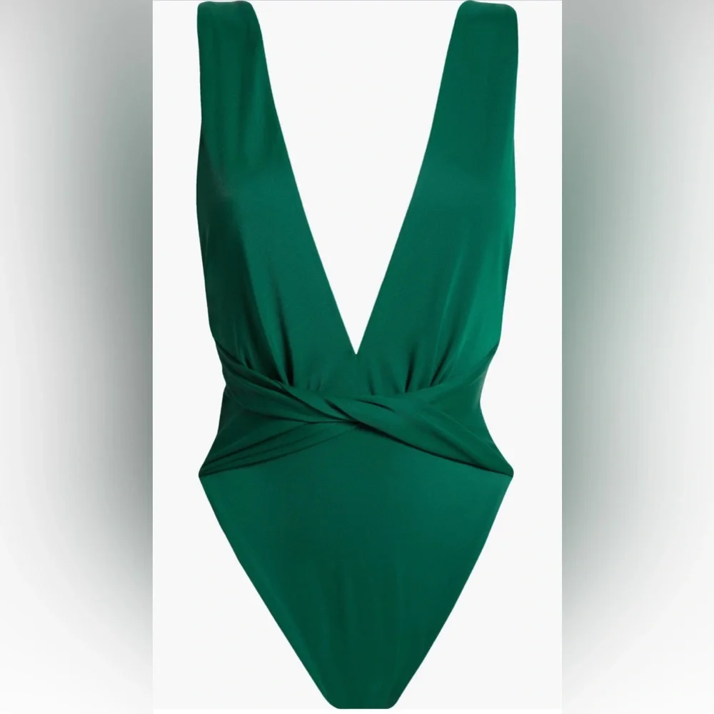 Agua Bendita twisty front