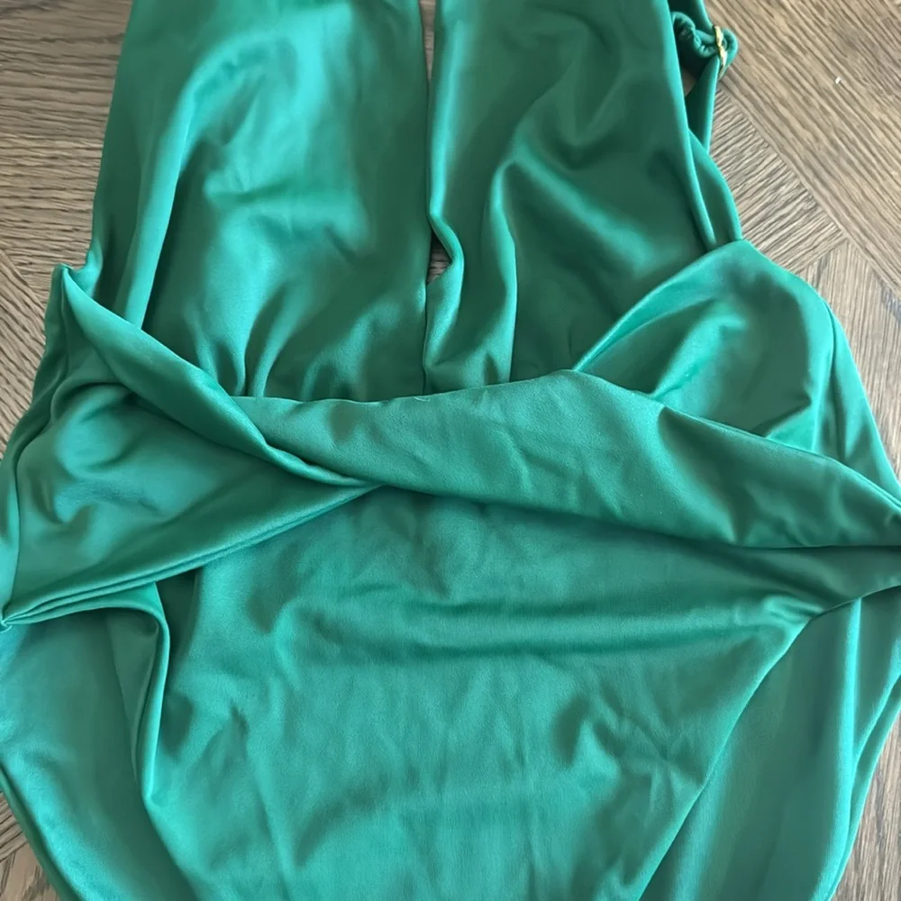 Agua Bendita twisty front