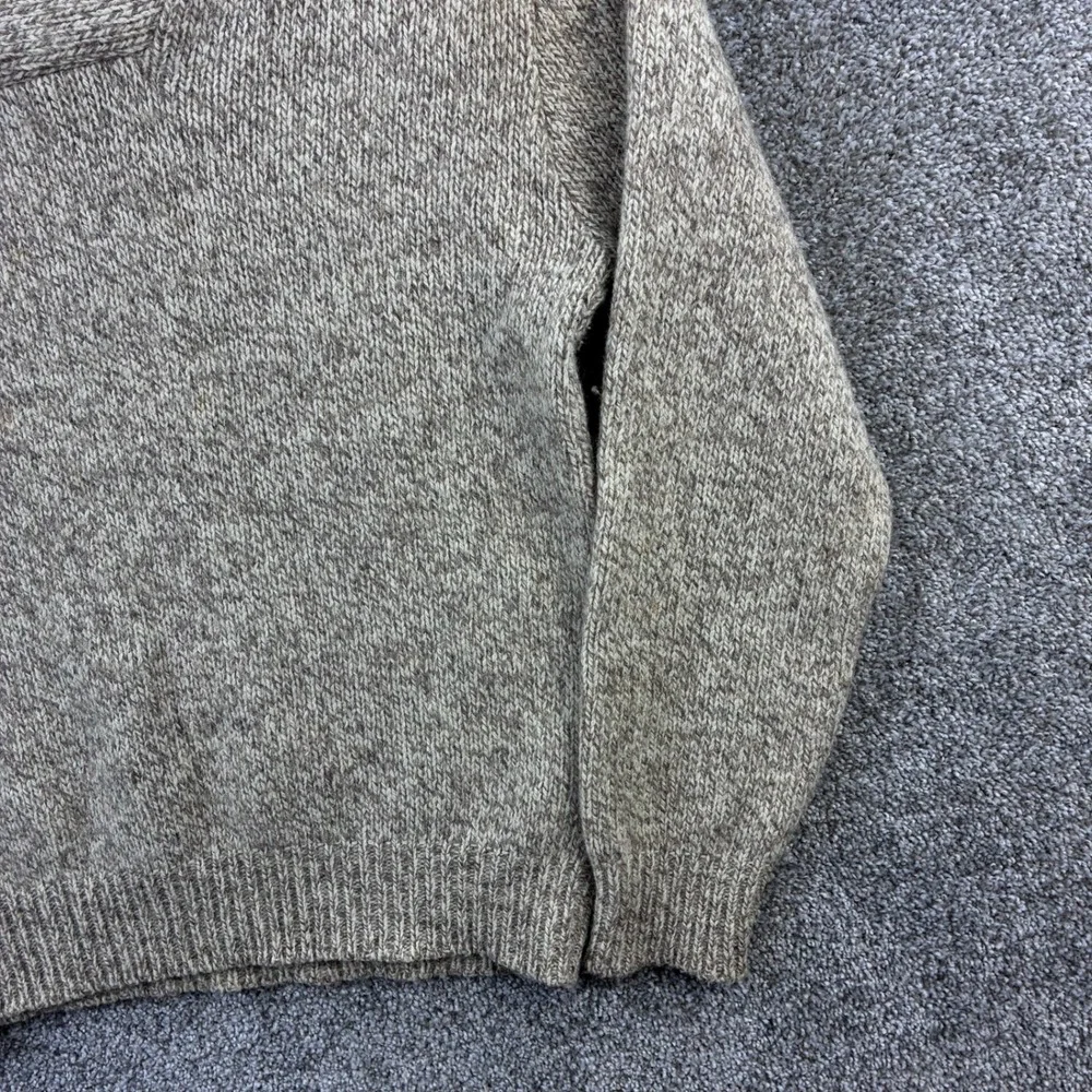 L.L. Bean measures 22in