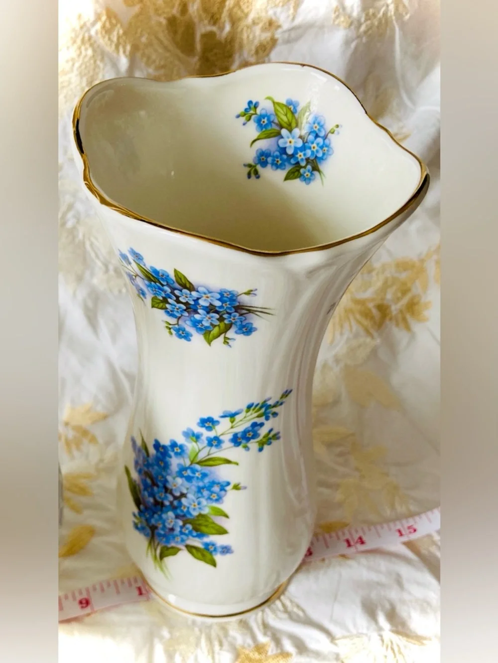 Sheltonian vases are