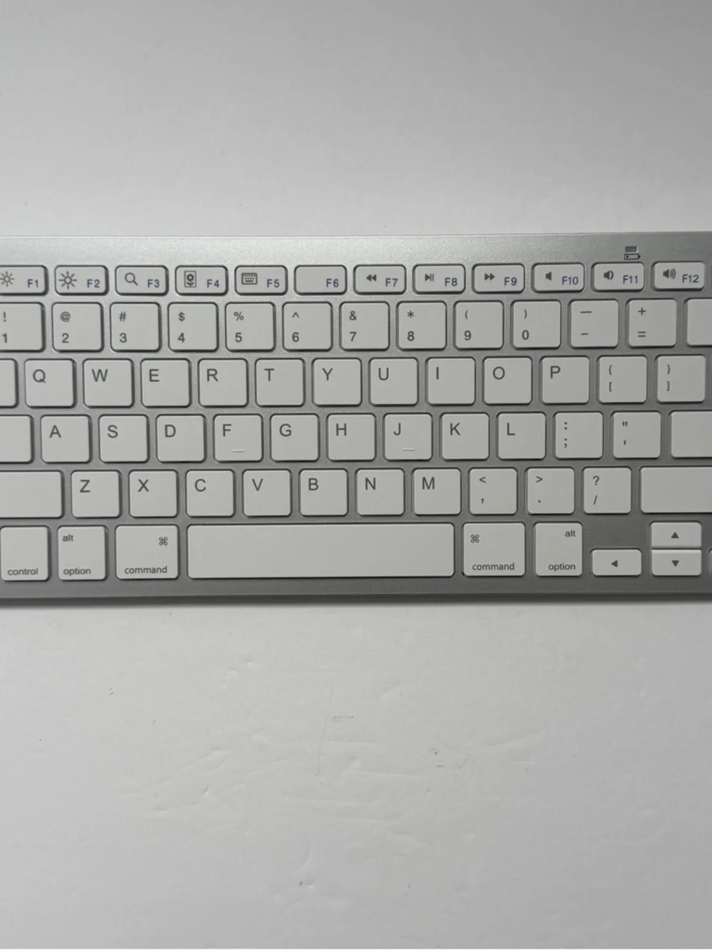 Silver Wireless Bluetooth Keyboard - Slim US Layout
