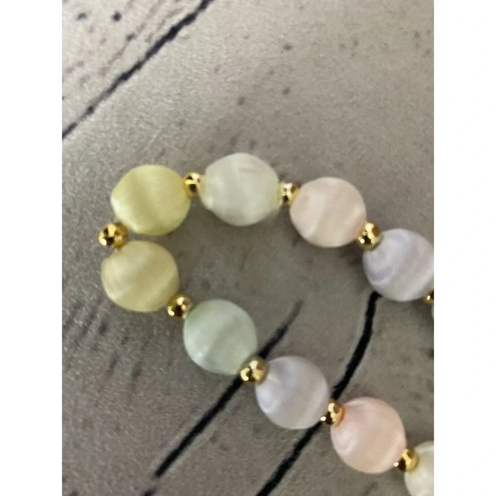 N/A pastel white