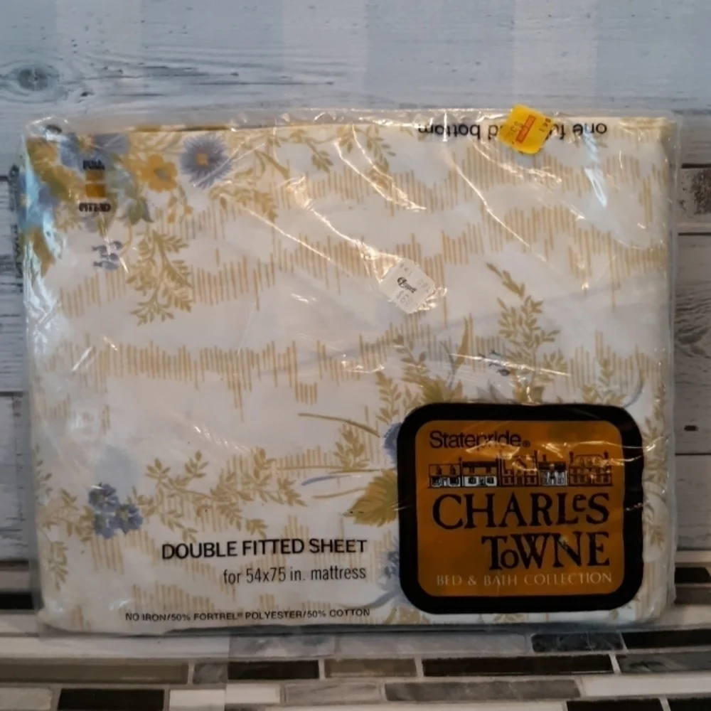 Vintage 1970s Charles Towne new fitted sheet
