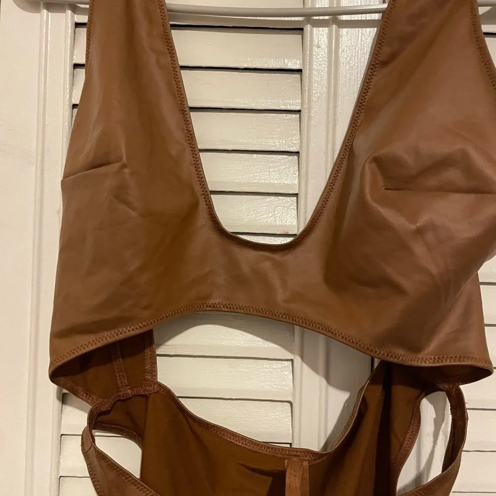 SKIMS nwt swim