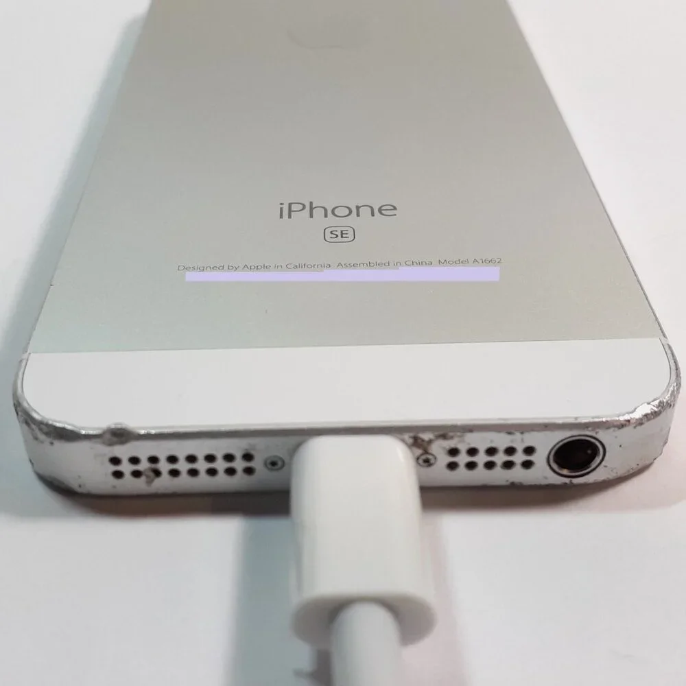 APPLE IPHONE SE A1662 please review
