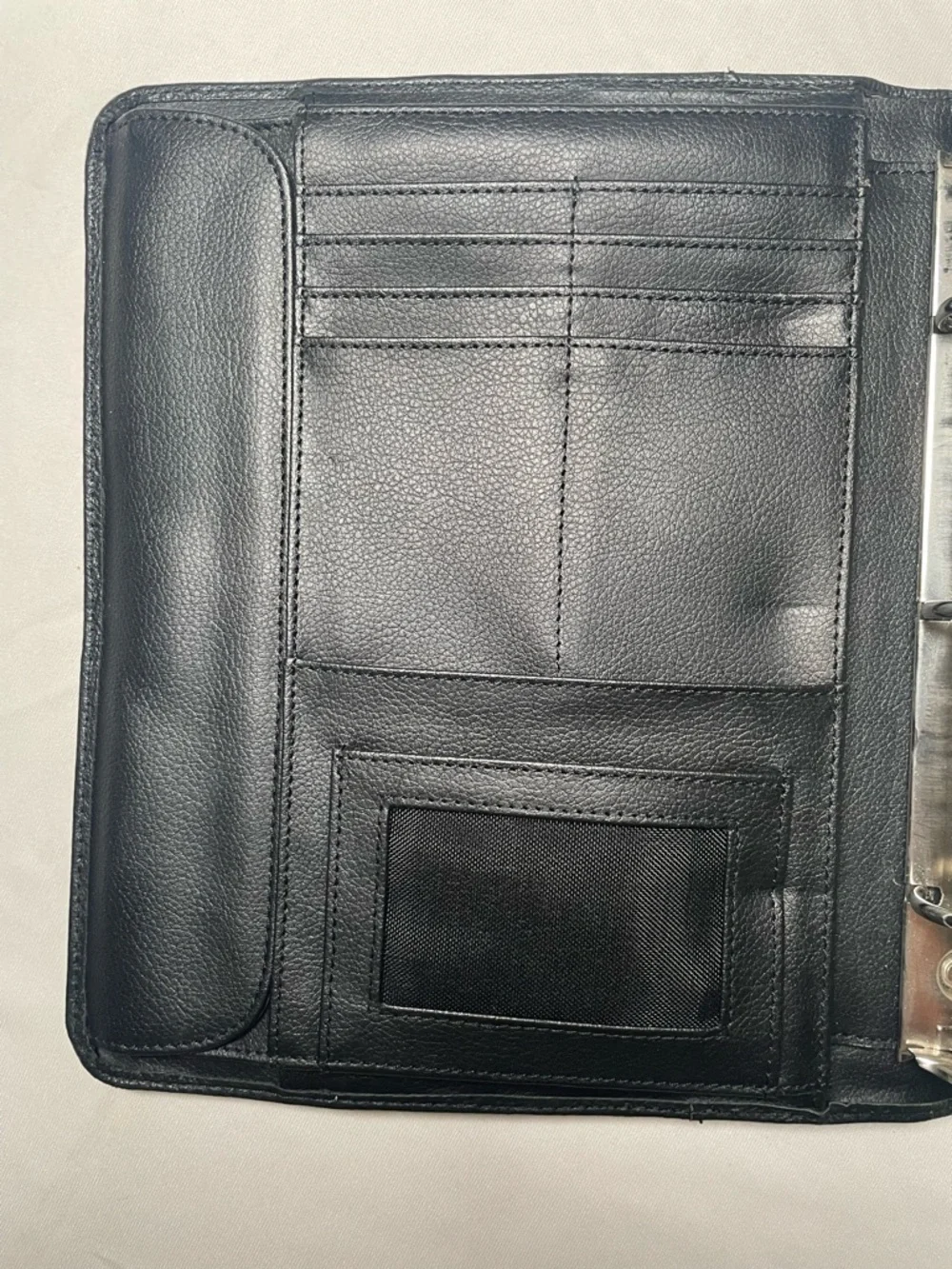 Kenneth Cole Reaction compact leather