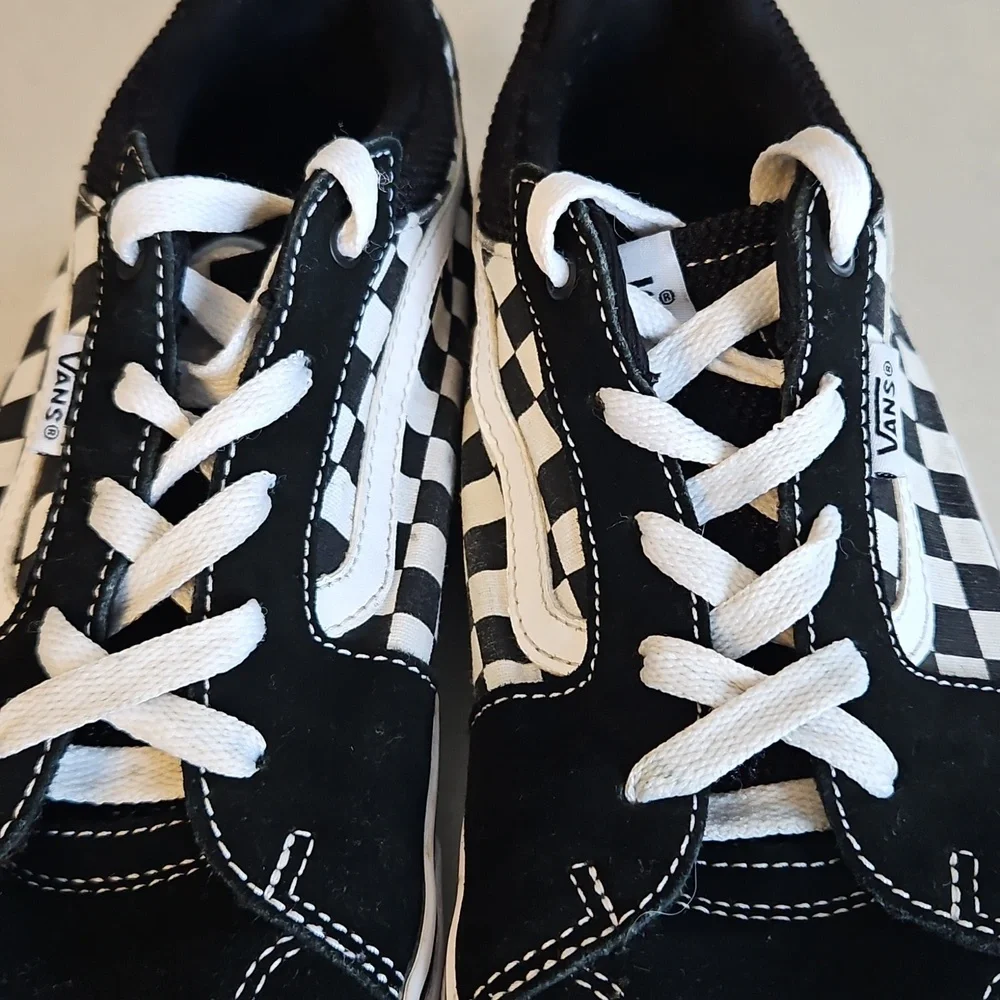 Vans pre owned