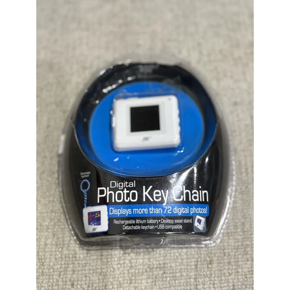 Vintage Digital Photo Key Chain – VR3 Model VKC140