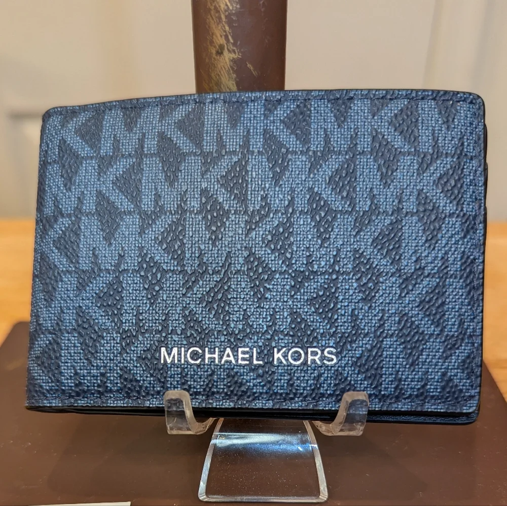 Michael Kors Cooper Signature Logo Wallet NWT
