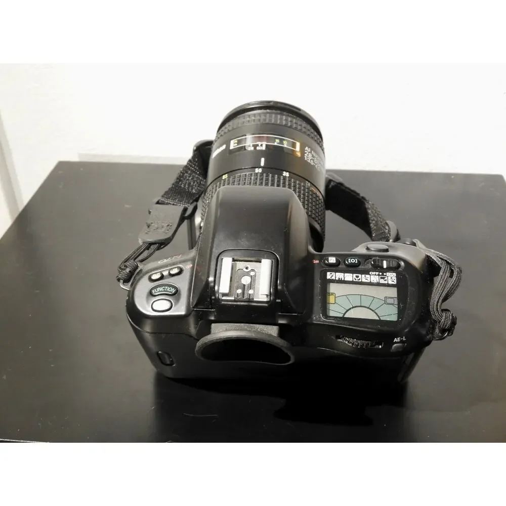 Nikon n70 f70