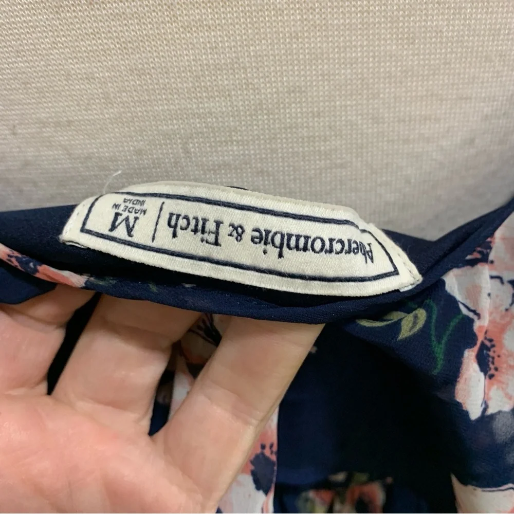 Abercrombie & Fitch elegant navy