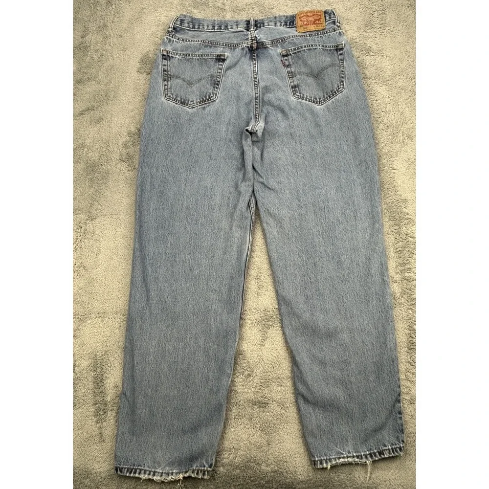 Levis levis 560