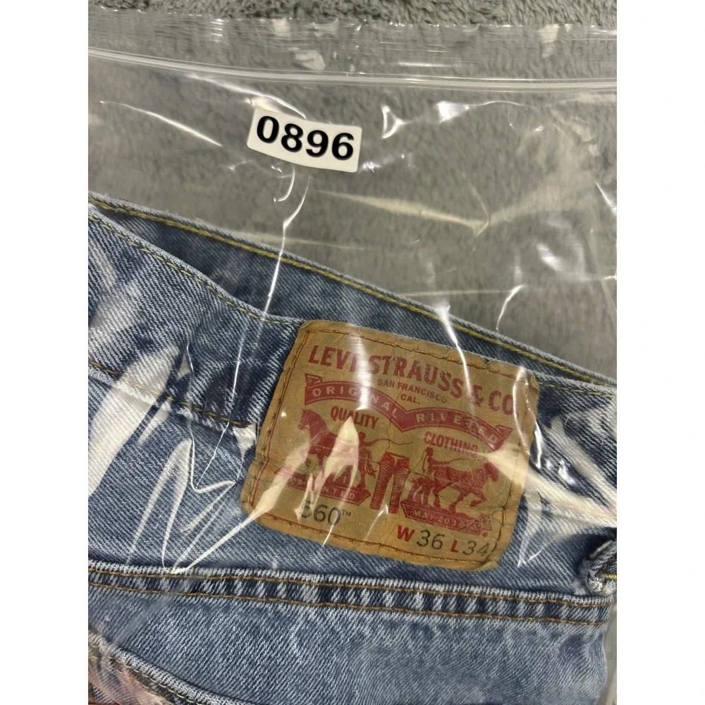 Levis levis 560