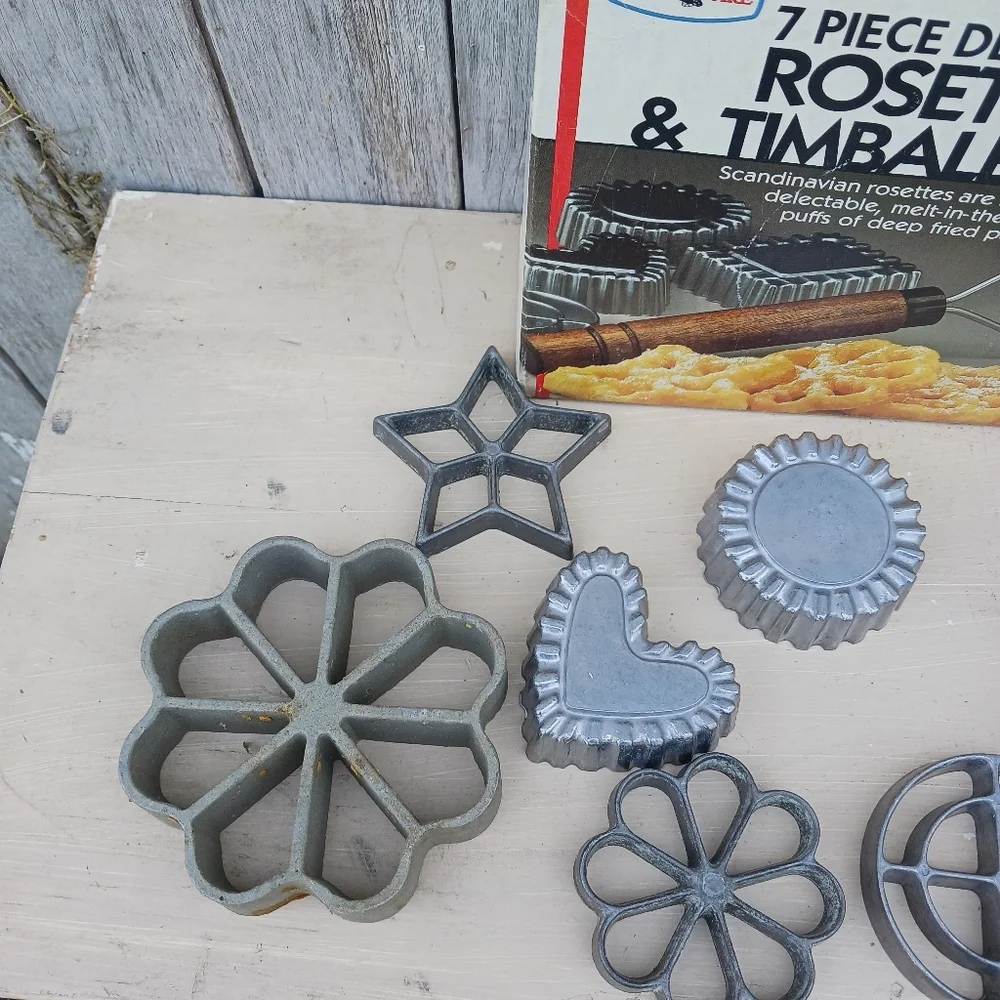 Nordic Ware pieces vtg puff