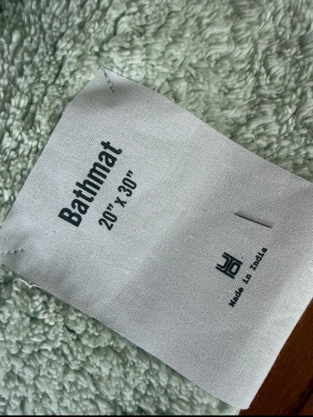 Urban Outfitters details show