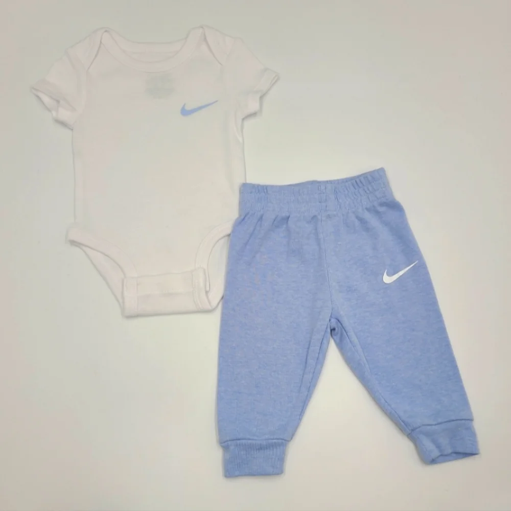 NEW Nike baby boy bodysuit and pants set size 3 months