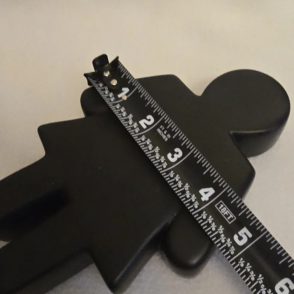 The Unbranded Brand matte black