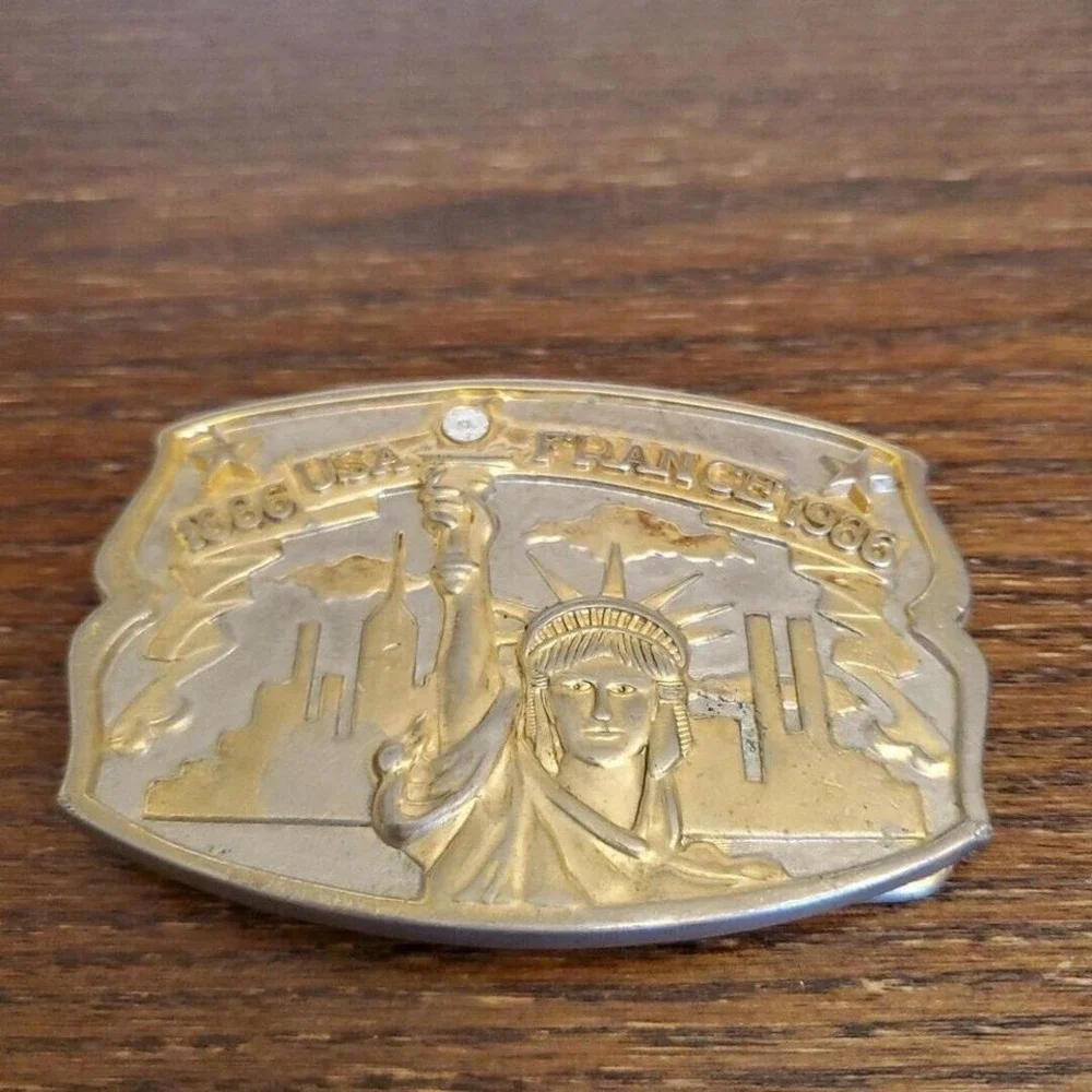 Limited Edition Gold and Silver Buckle from The Hanmond Int'l‎ Mint