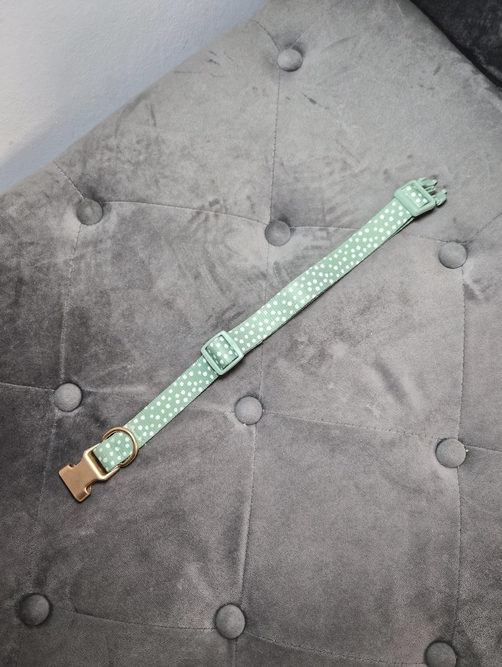 N/A mint green