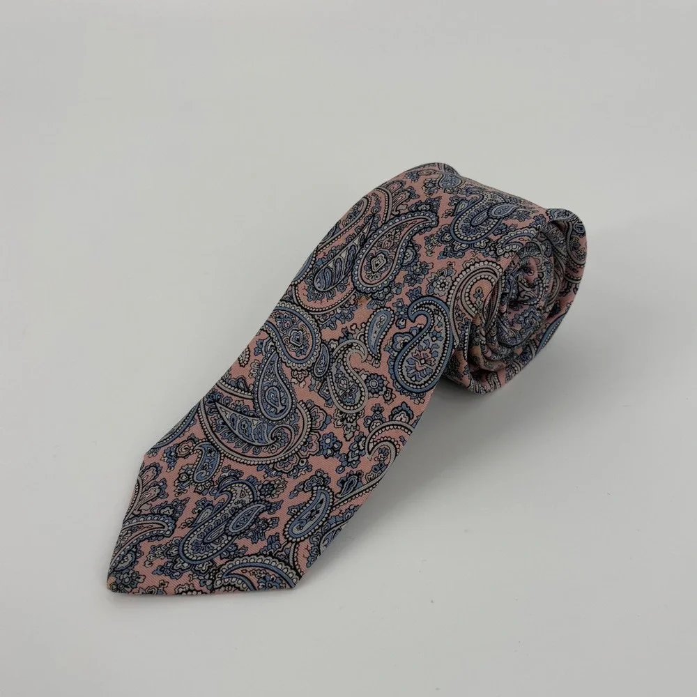 Guy Laroche Paris Mens Silk Paisley Tie Pink Blue Made in‎ USA Vintage Accessory