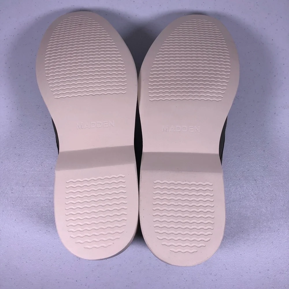 Steve Madden brand new