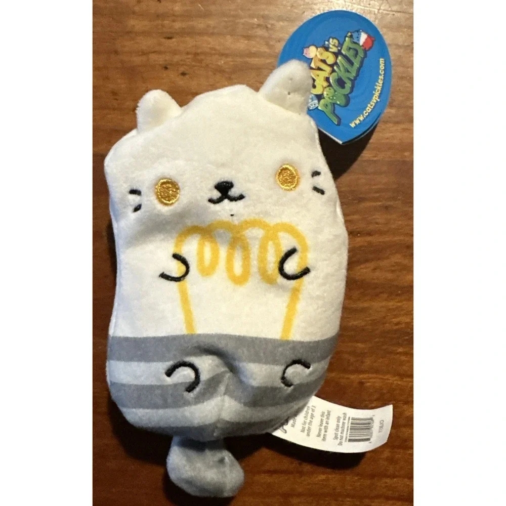 Cats vs Pickles‎ 4