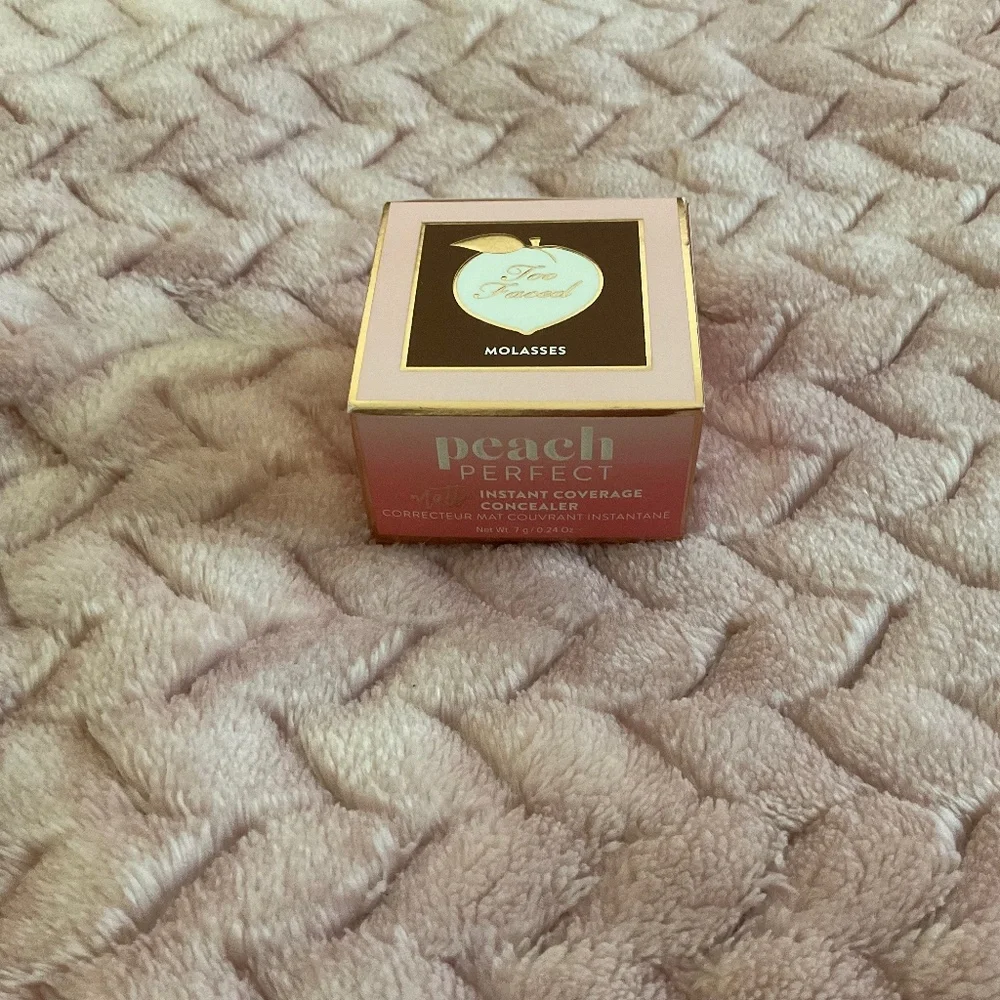 Too Faced Peach Perfect Matte‎ Instant Coverage Concealer - Molasses