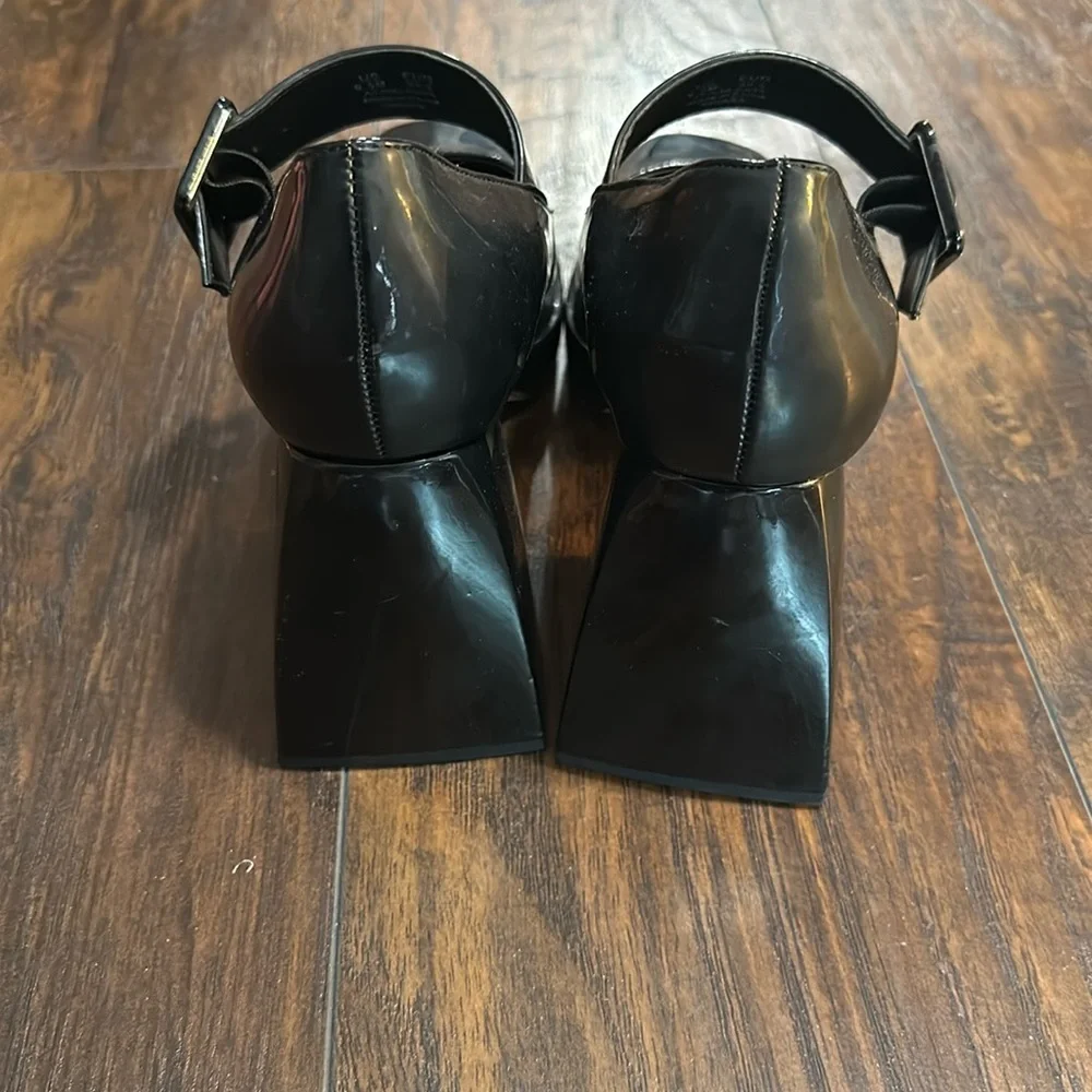 Circus by Sam Edelman step out