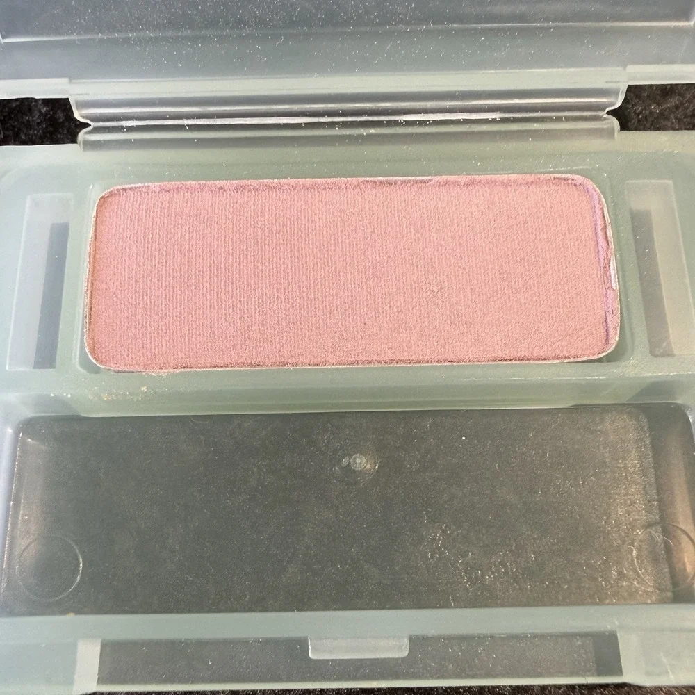 Clinique new stay