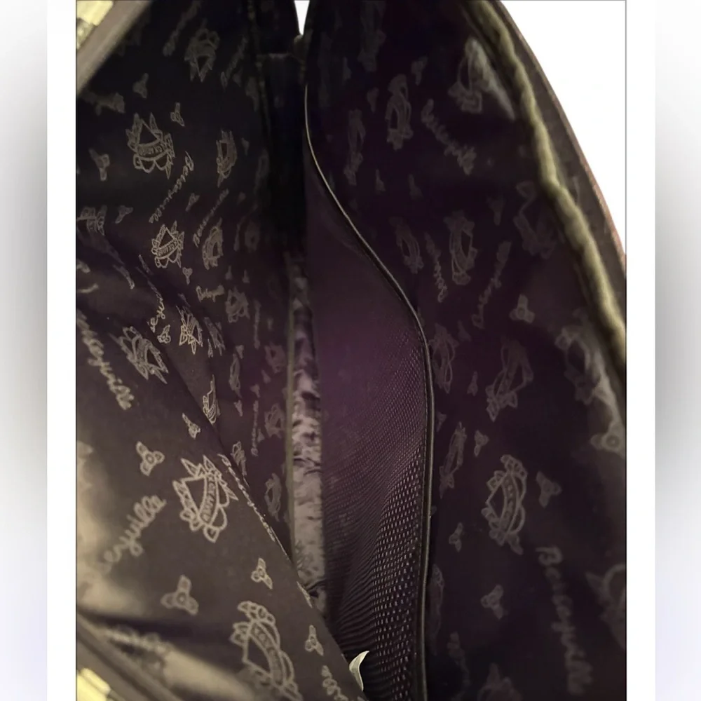 Betsey Johnson 13“ 2”