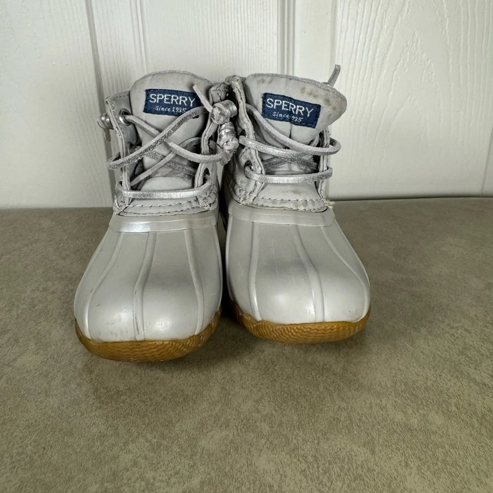 Sperry silver saltwater