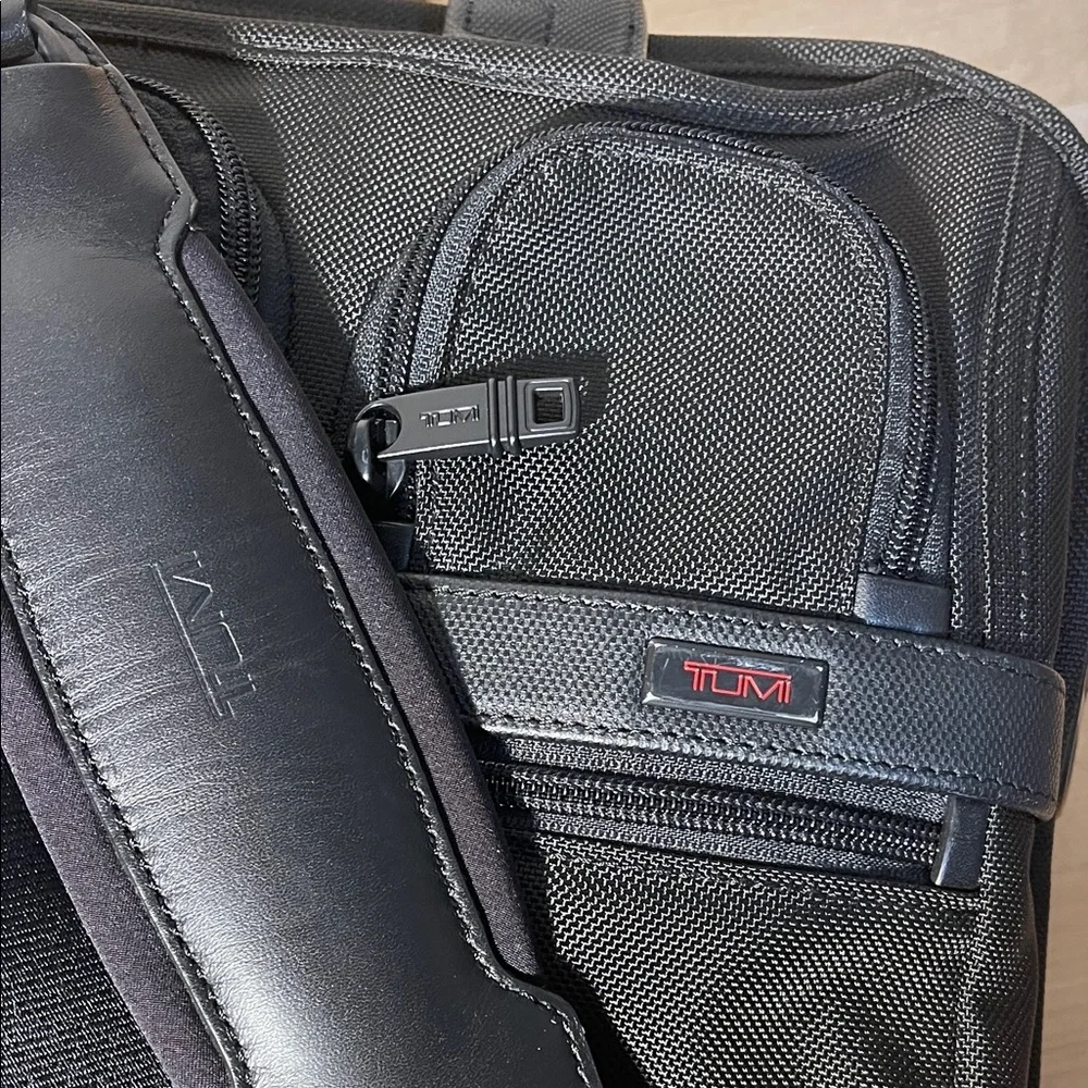 Tumi used good
