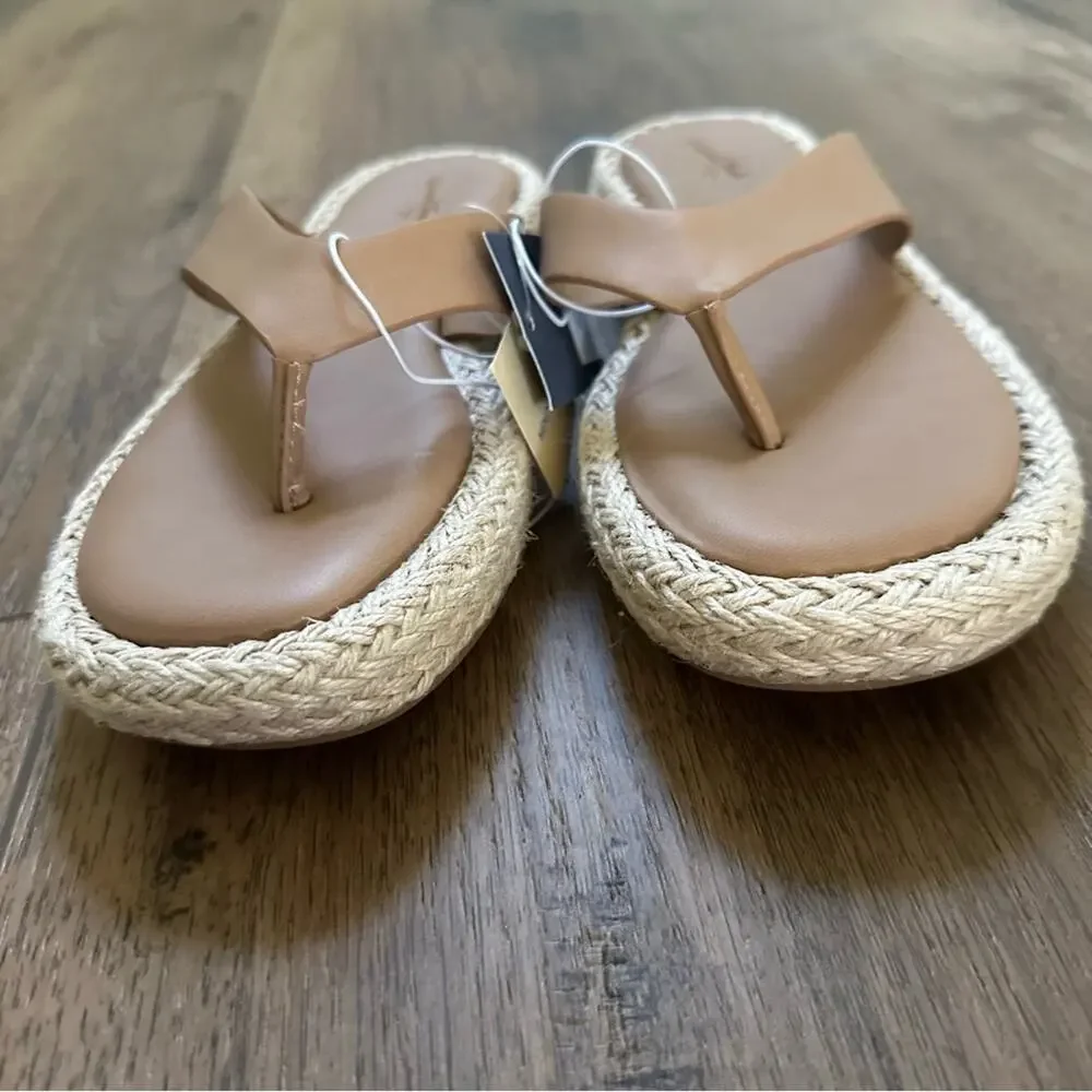 Universal Thread women’s neutral