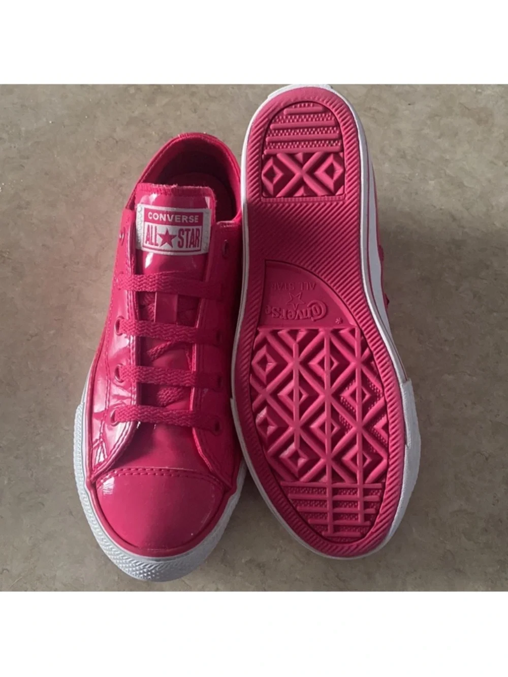 Converse vibrant hot