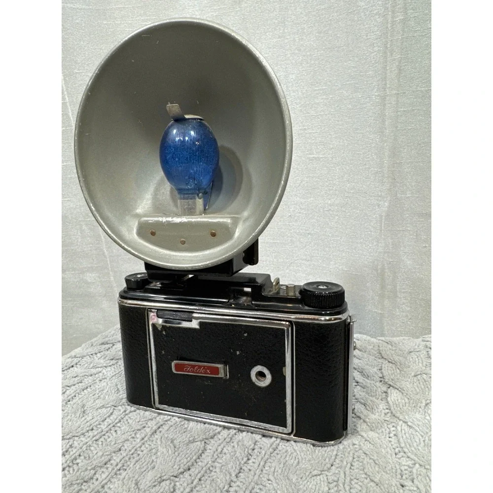 Vintage Pho-Tak Foldex 20 Folding Camera 105mm Octvar Lens with Flash Unit USA‎