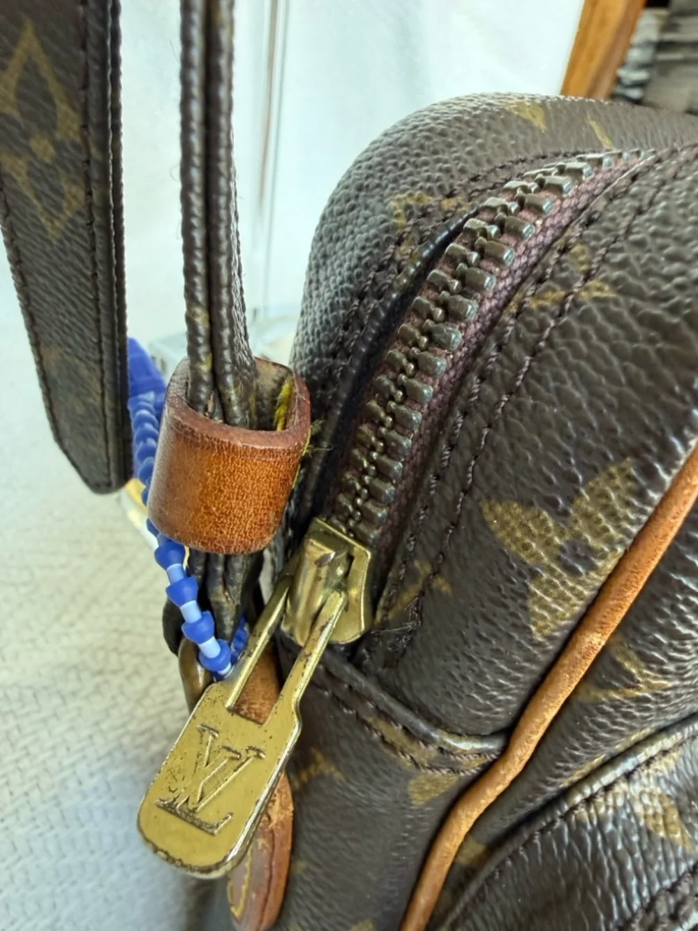 Louis Vuitton compact louis