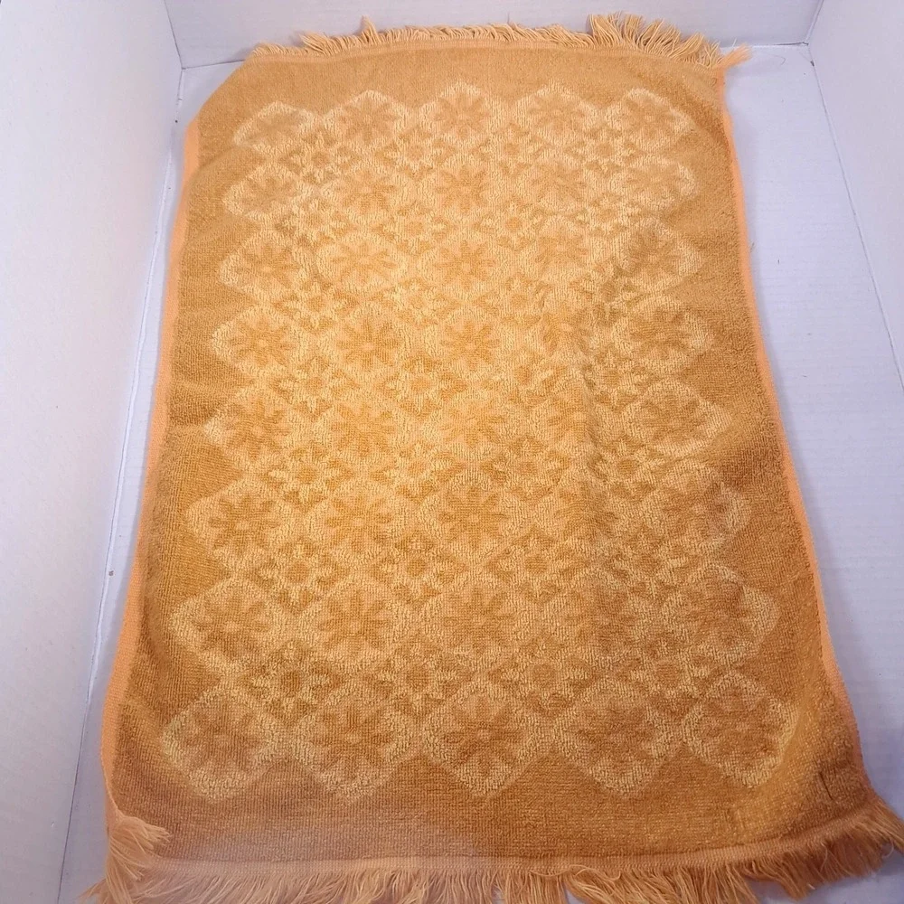 Vintage hand Towel set 2 harvest yellow Gold Martex West Point Pepperell Fairfax