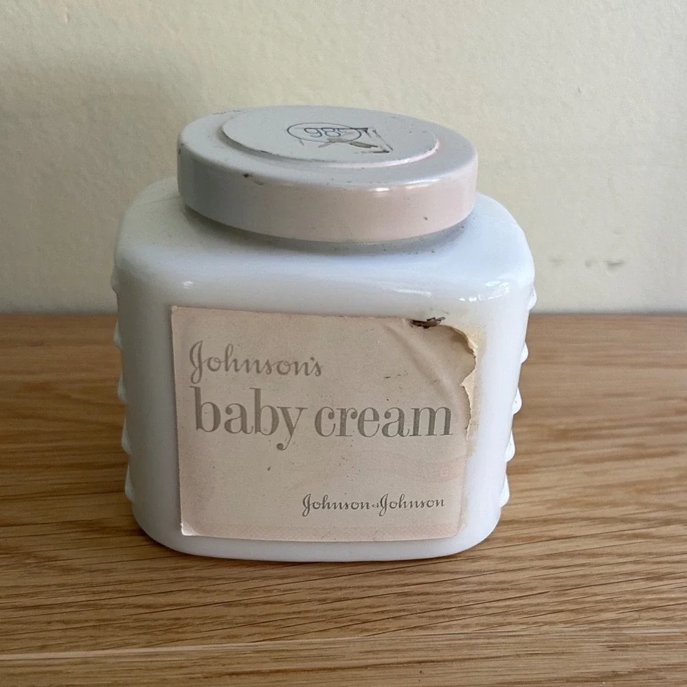 Vtg 1960 Johnson's Baby Cream Jar White‎ Glass Collectible Display almost full
