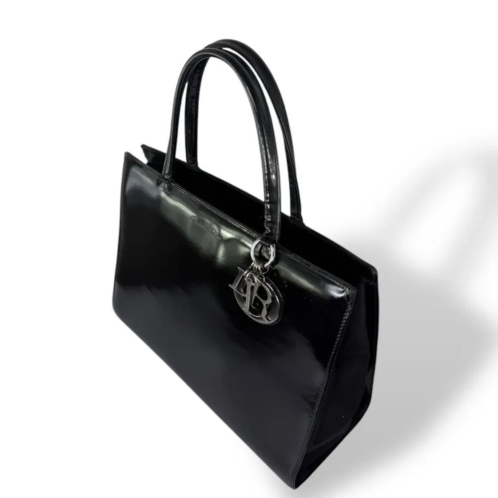 Dior features step