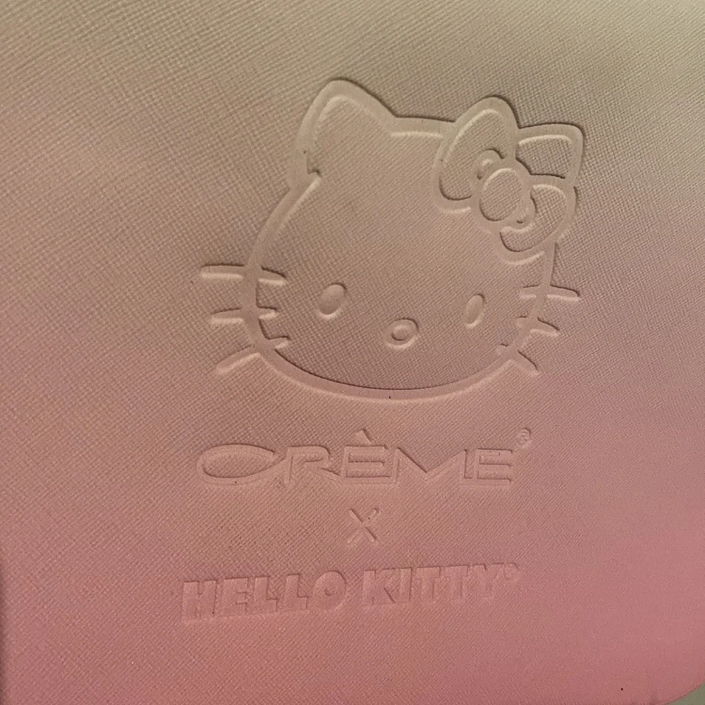 ***NWT*** HELLO KITTY BEAUTY TRAVEL‎ CASE