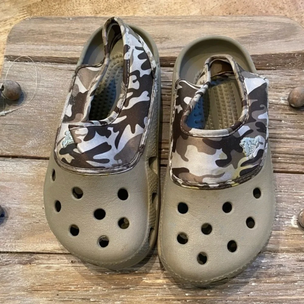 CROCS slingback shoe