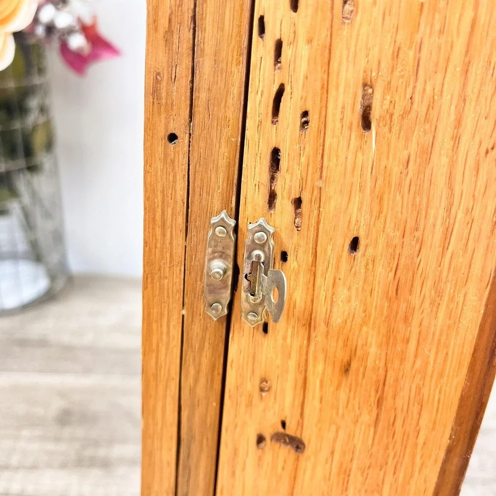 N/A vintage wooden