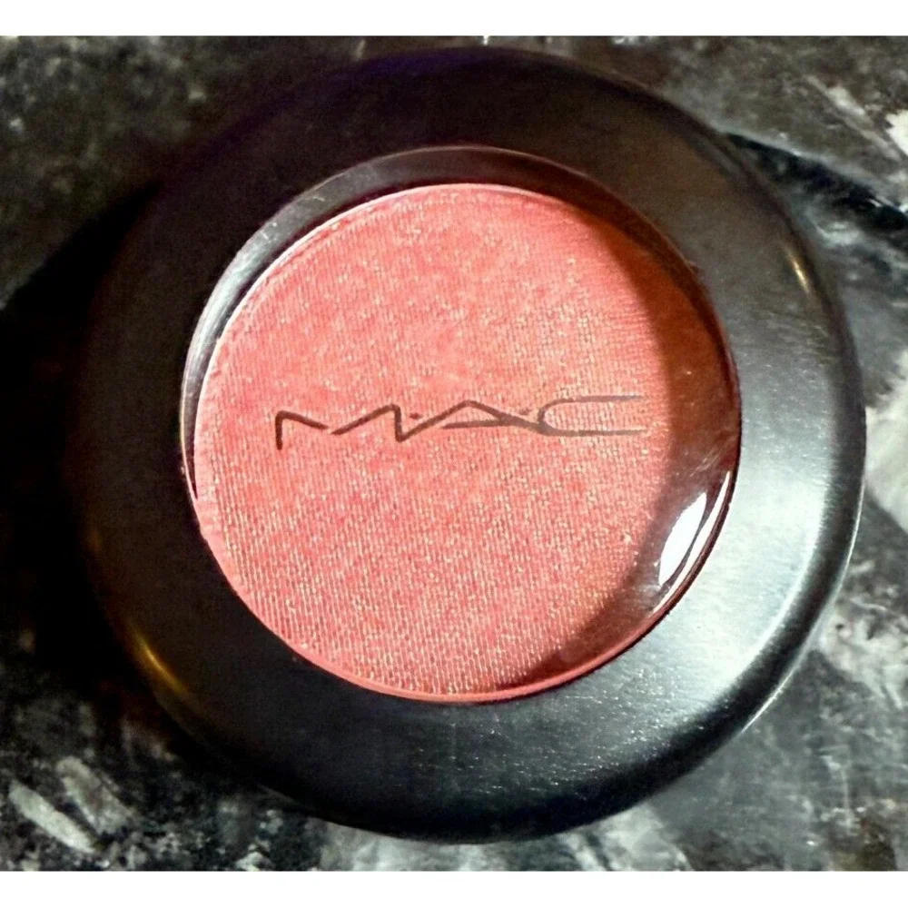MAC Cosmetics Eyeshadow Single Lustre‎ GOT HEART Eyes on Me Flushed Rose Pink