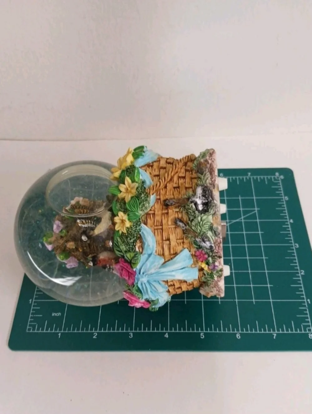 VTG Birdhouse Musical Waterglobe Snow Globe Wind Beneath My Wings Working READ